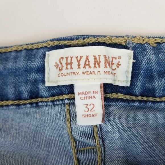 Shyanne Jeans Womens 32 Short Light Wash Blue Bootcut Western Embellished Aztec - Picture 3 of 11